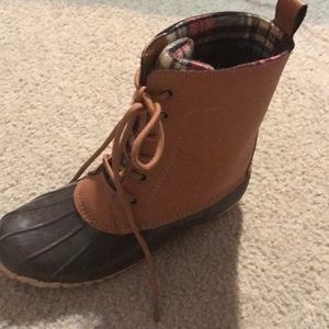 Duck boots